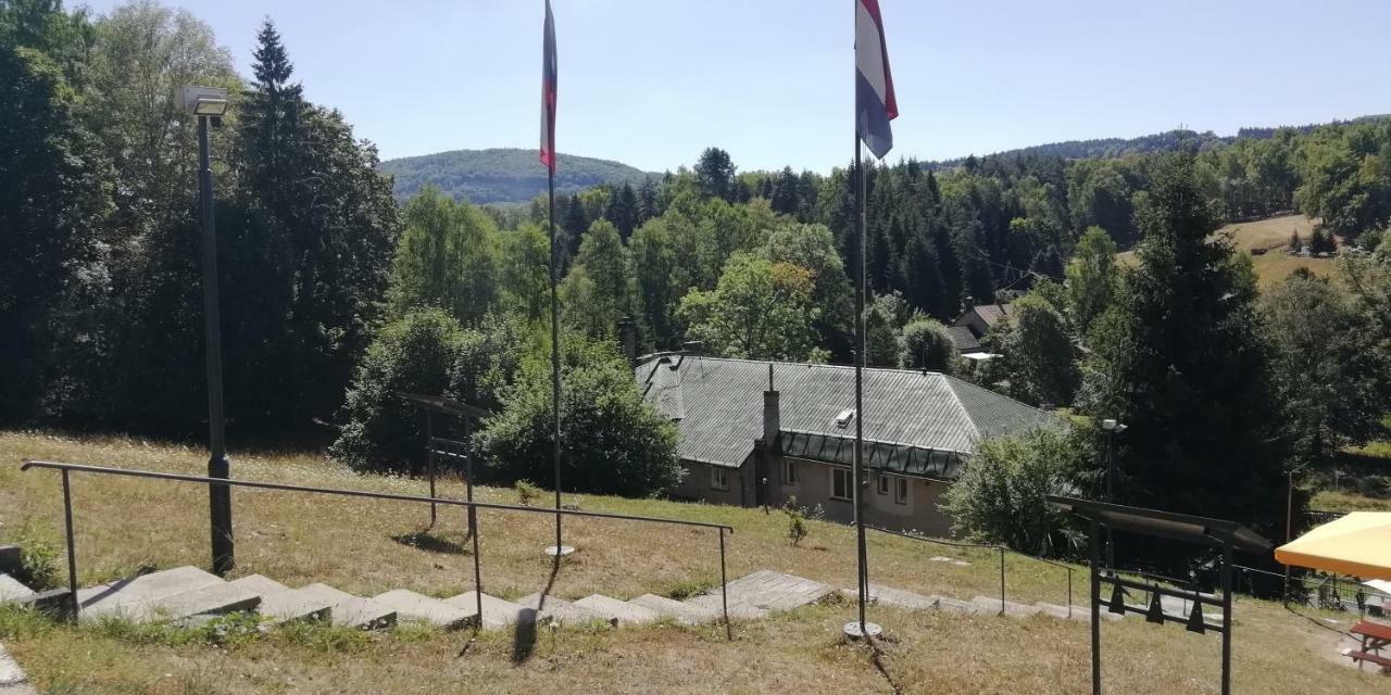 Olivin Kytlice Hiker Huts Hotell Exteriör bild