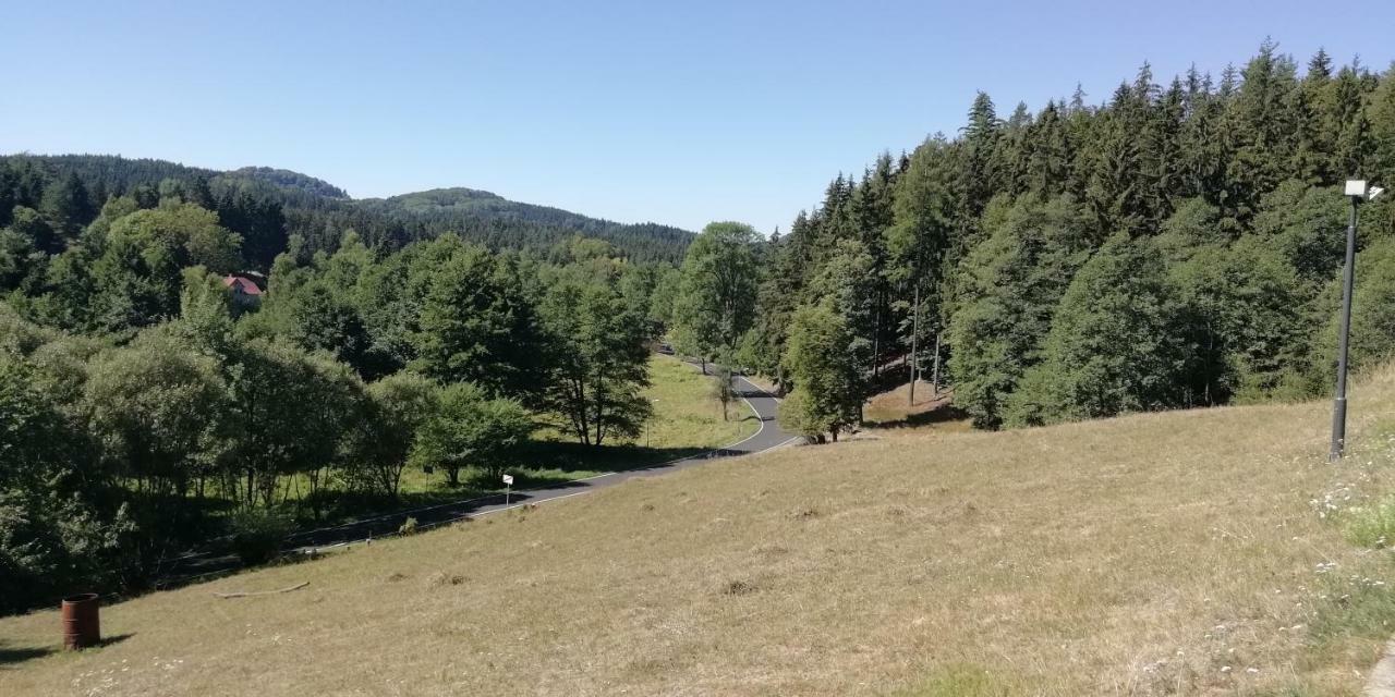 Olivin Kytlice Hiker Huts Hotell Exteriör bild