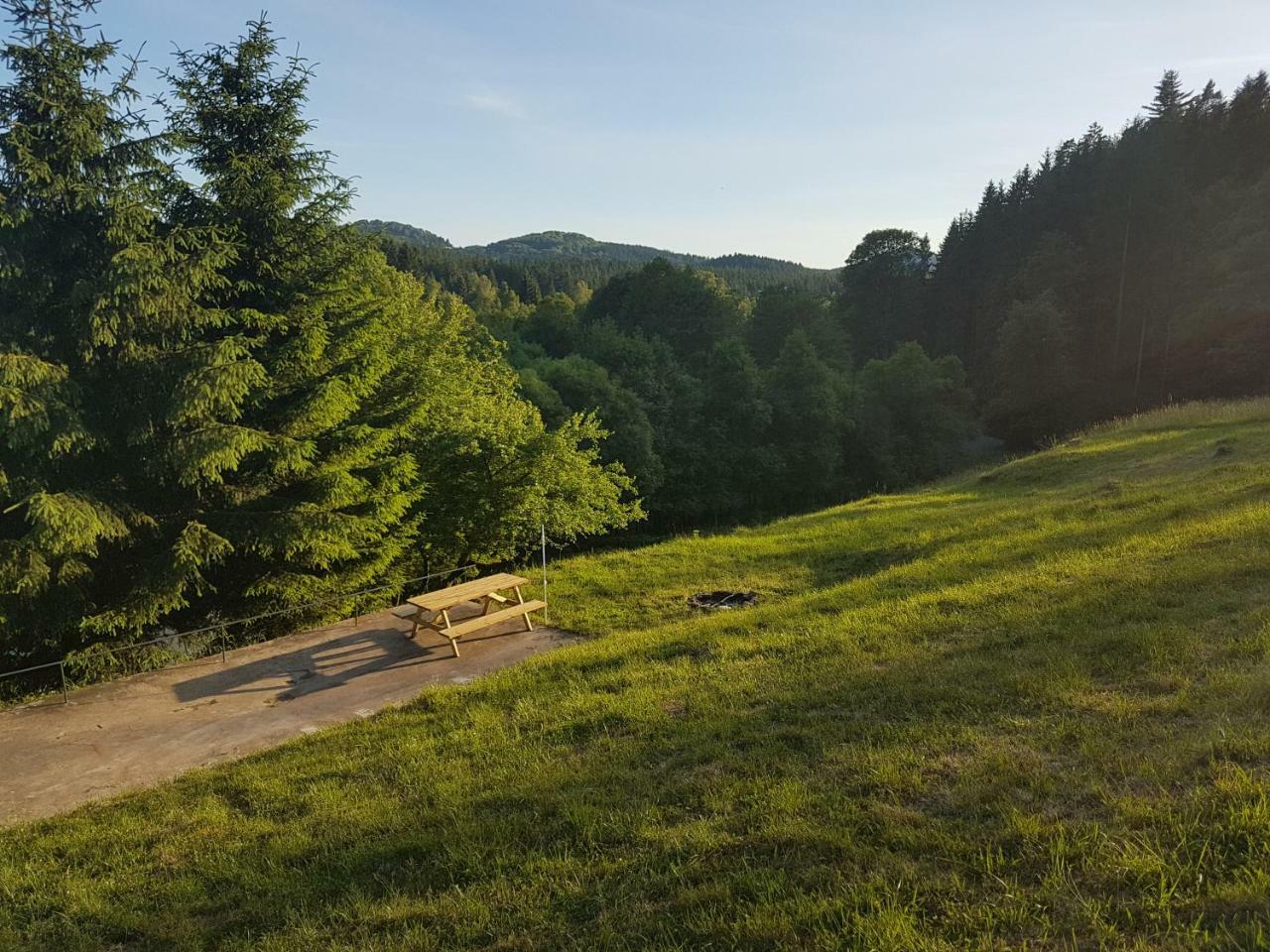 Olivin Kytlice Hiker Huts Hotell Exteriör bild