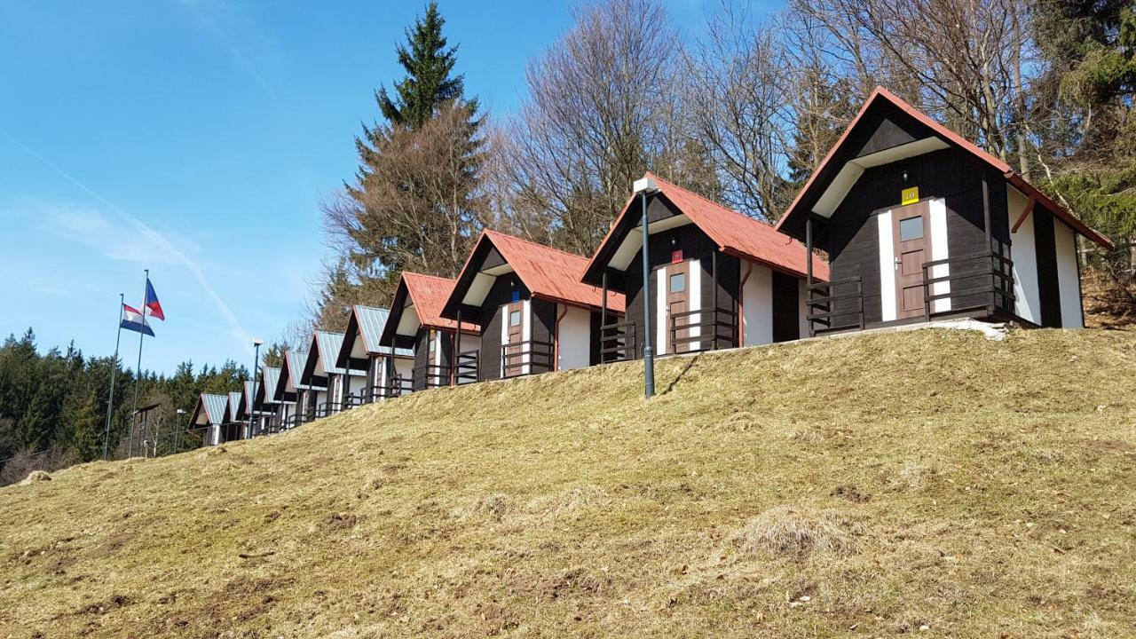 Olivin Kytlice Hiker Huts Hotell Exteriör bild