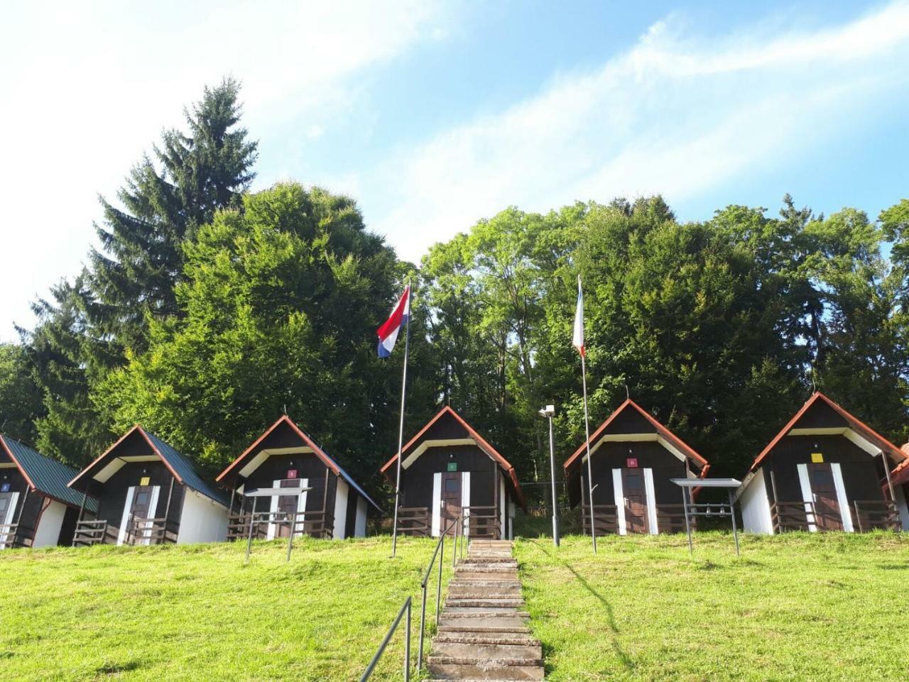 Olivin Kytlice Hiker Huts Hotell Exteriör bild