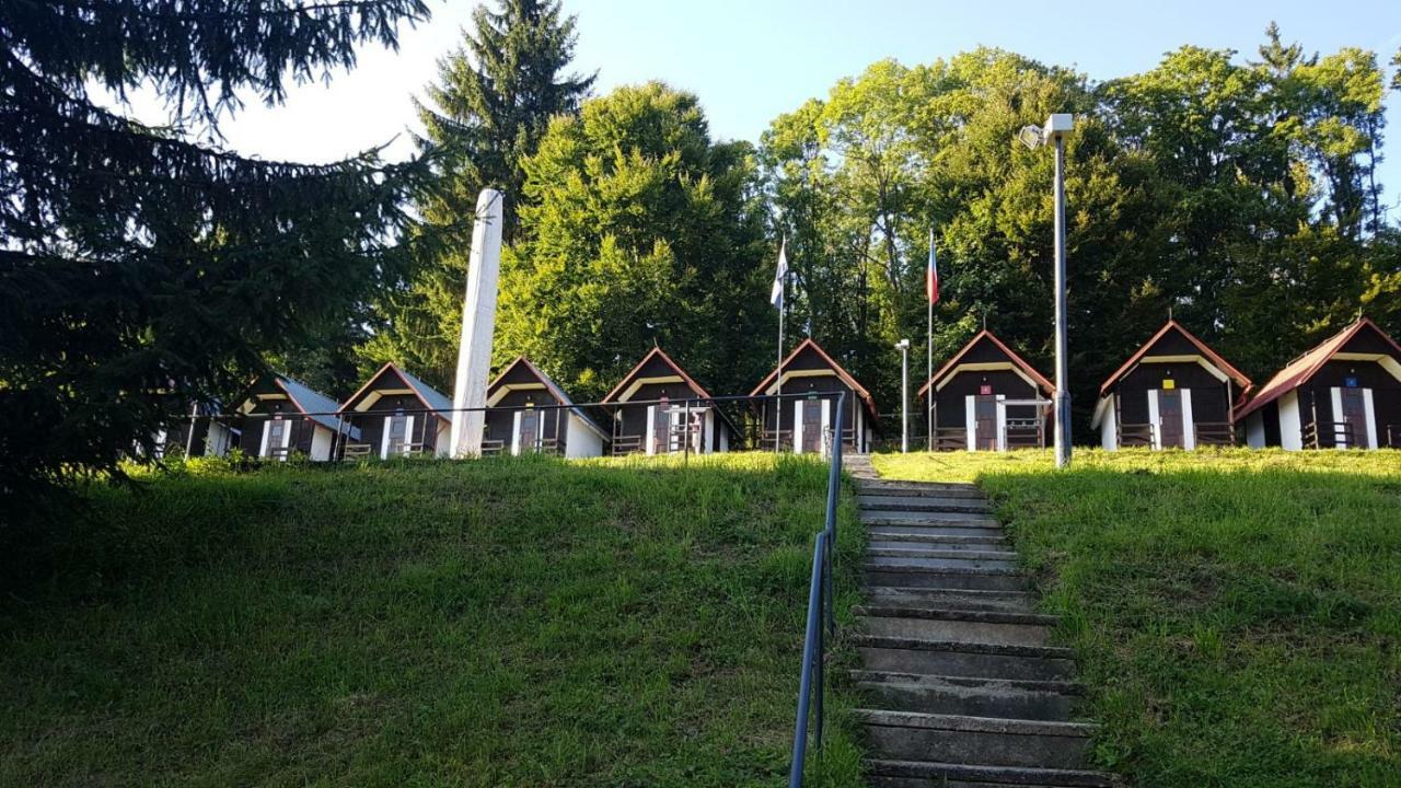 Olivin Kytlice Hiker Huts Hotell Exteriör bild